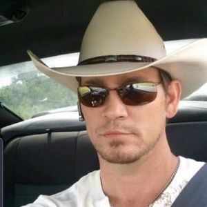 Meet your Posher, Brad